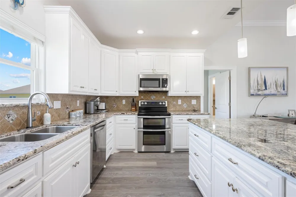956 Biscayne Crystal Beach, TX 77650