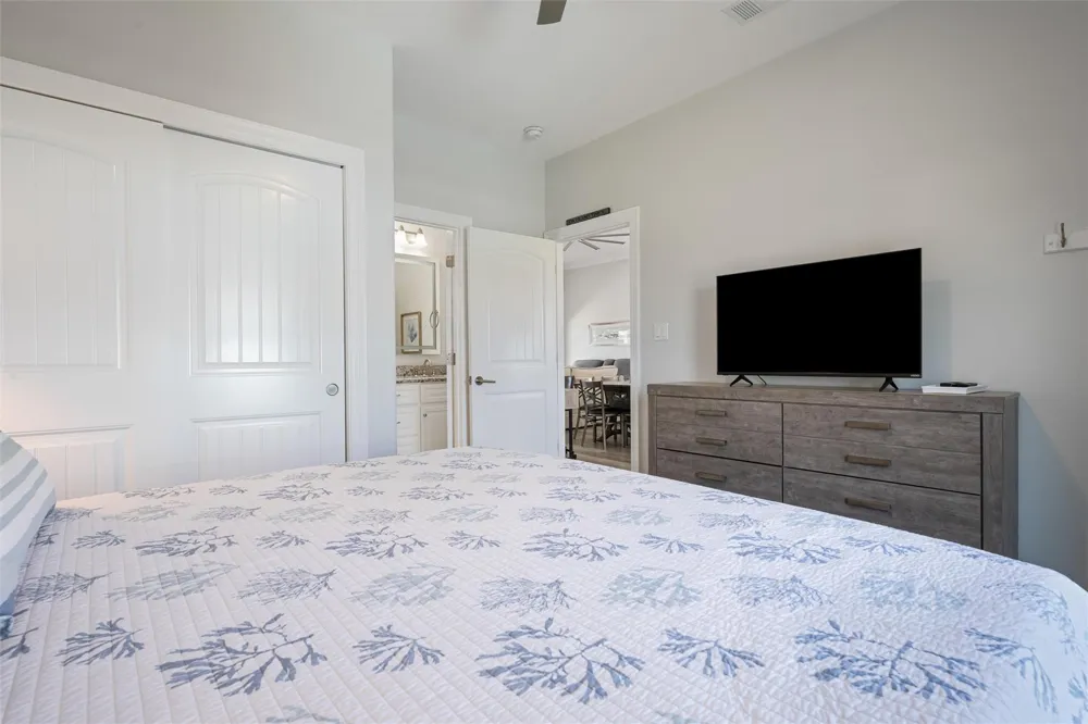 956 Biscayne Crystal Beach, TX 77650