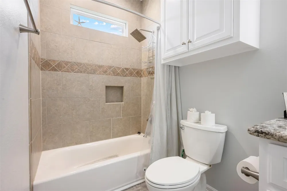956 Biscayne Crystal Beach, TX 77650