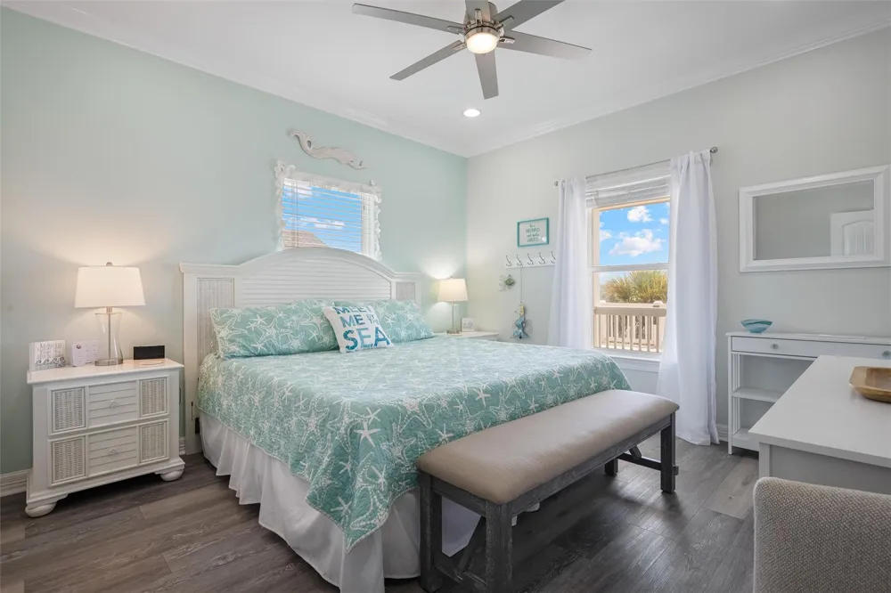 956 Biscayne Crystal Beach, TX 77650