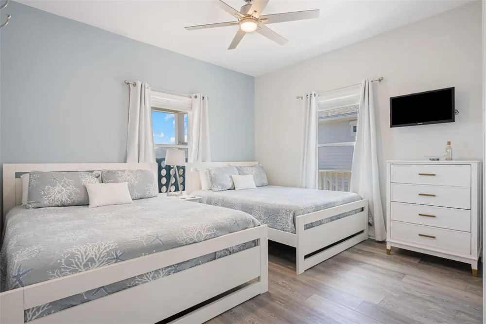 956 Biscayne Crystal Beach, TX 77650