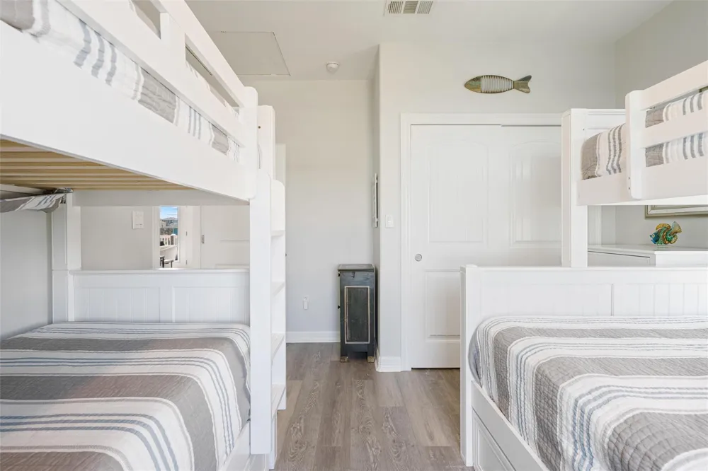 956 Biscayne Crystal Beach, TX 77650