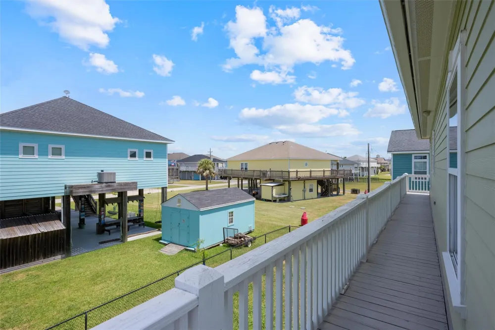 956 Biscayne Crystal Beach, TX 77650