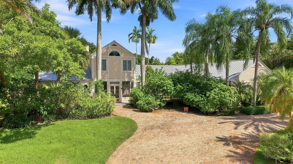 2705 HACKNEY ROAD Weston, FL 33331