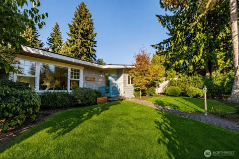10648 NE 47th Place