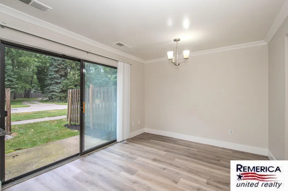 23532 Lahser Road Southfield, MI 48033