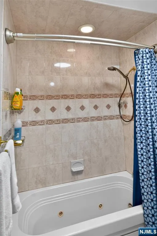 62 Macafee Road Franklin, NJ 08873