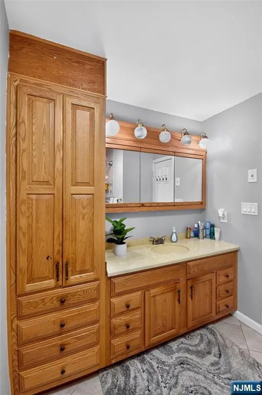 62 Macafee Road Franklin, NJ 08873