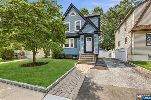 24 Anderson Avenue
