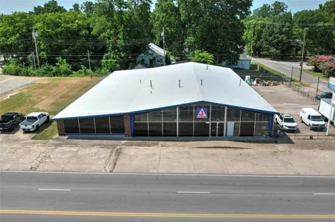 1615 W Okmulgee