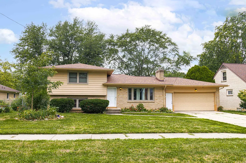 4545 Bonnie Avenue SE Kentwood City, MI 49508