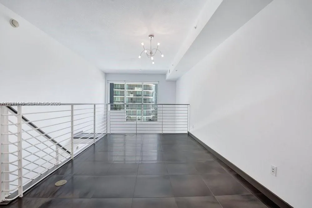 60 SW 13th St #1402 Miami, FL 33130