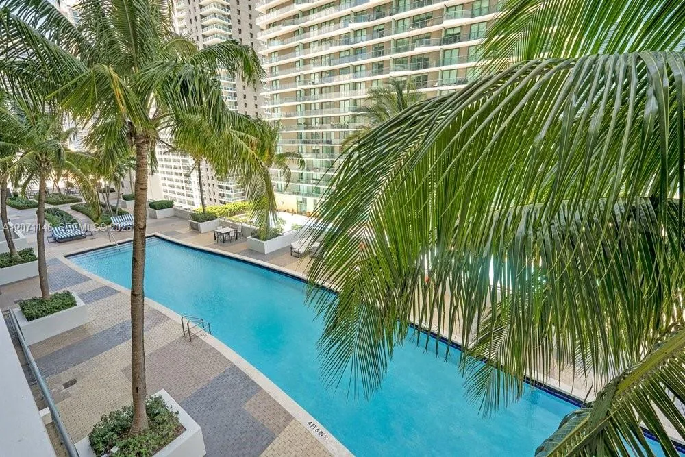 60 SW 13th St #1402 Miami, FL 33130