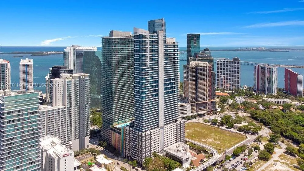 60 SW 13th St #1402 Miami, FL 33130
