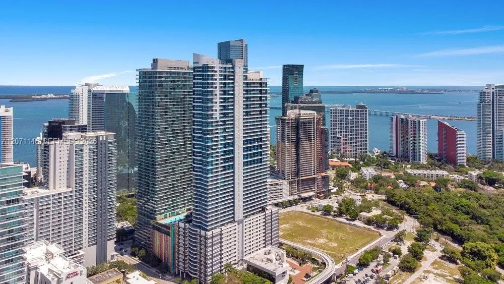 60 SW 13th St #1402 Miami, FL 33130