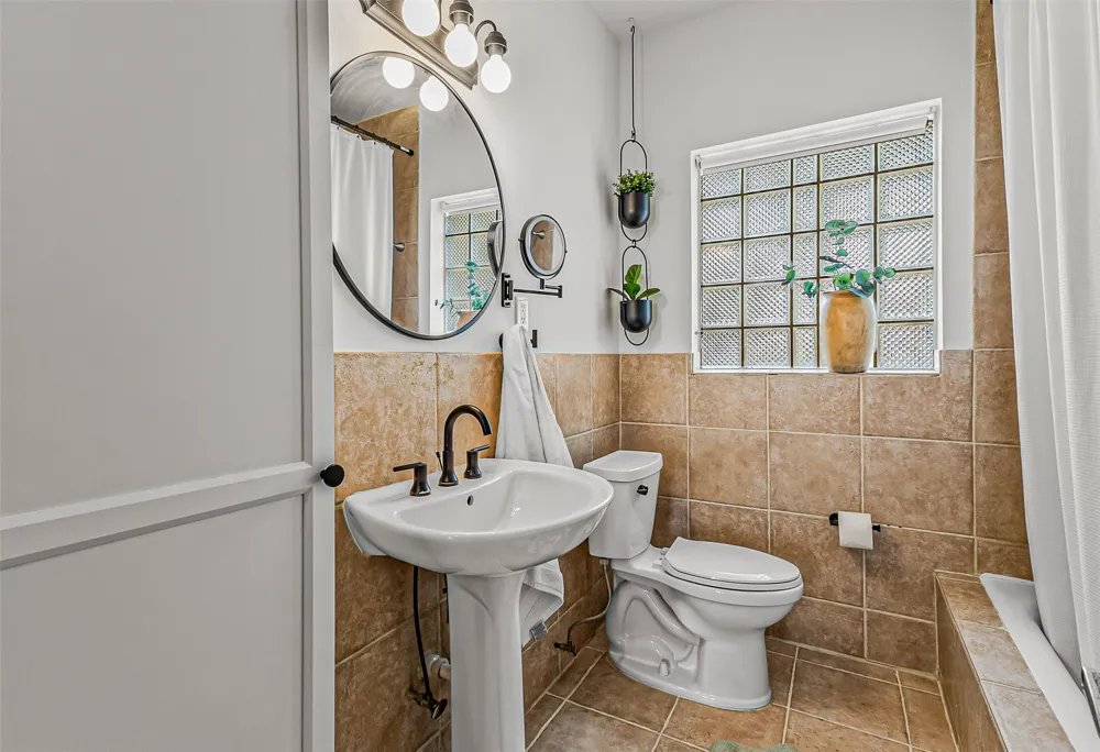 1618 Seevers Avenue Dallas, TX 75216