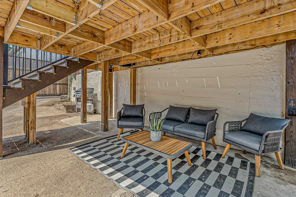 1618 Seevers Avenue Dallas, TX 75216