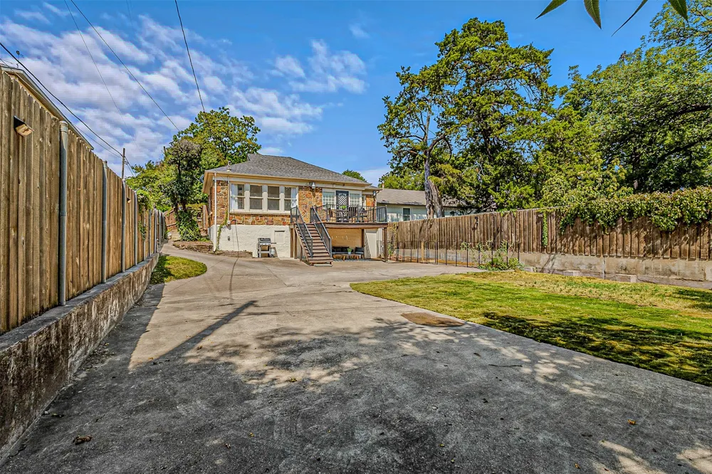 1618 Seevers Avenue Dallas, TX 75216