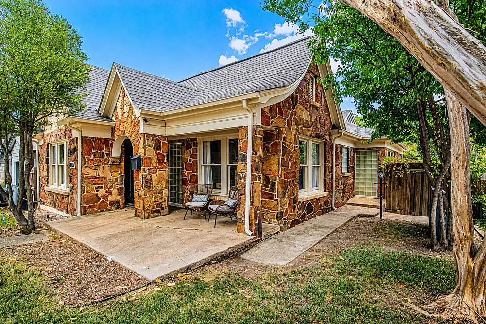 1618 Seevers Avenue Dallas, TX 75216