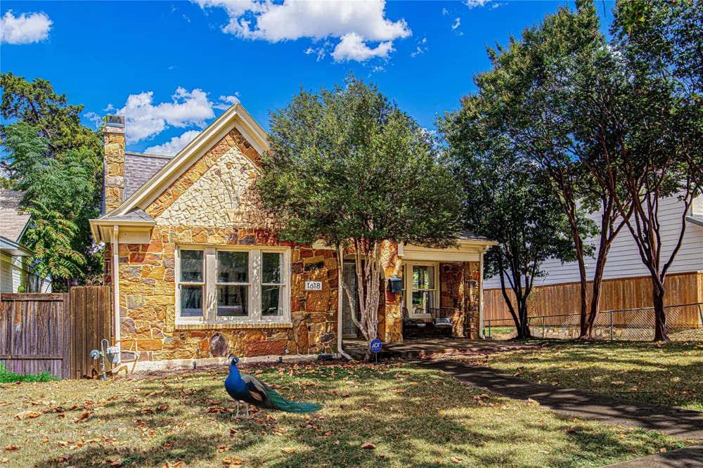 1618 Seevers Avenue Dallas, TX 75216