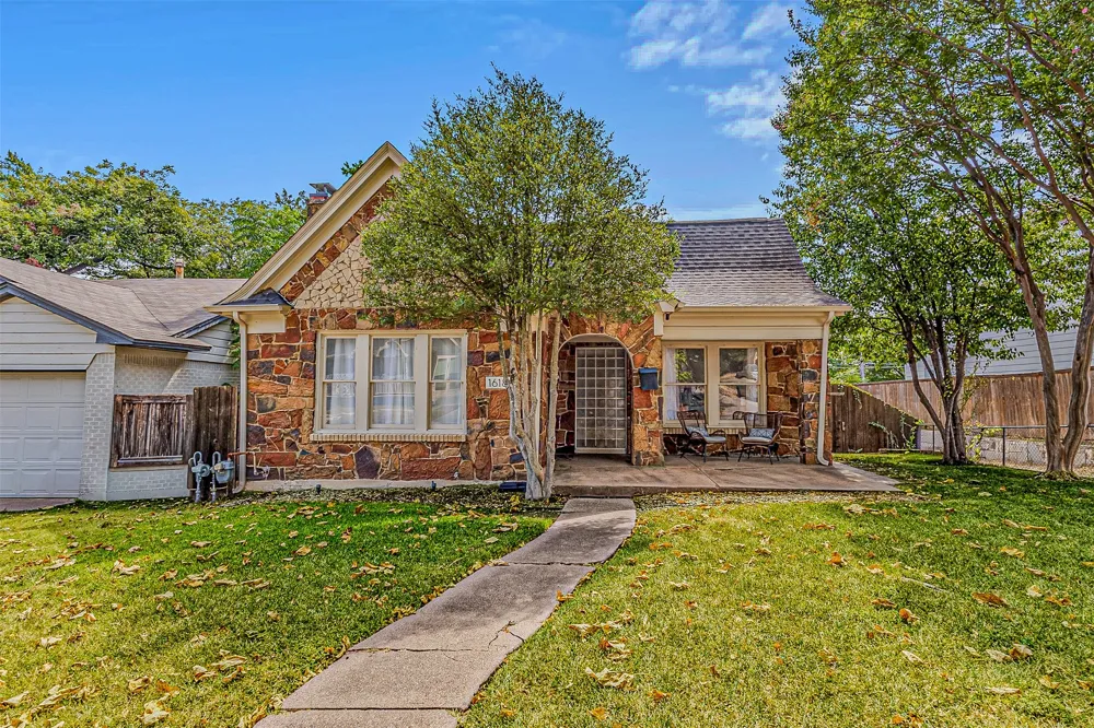 1618 Seevers Avenue Dallas, TX 75216