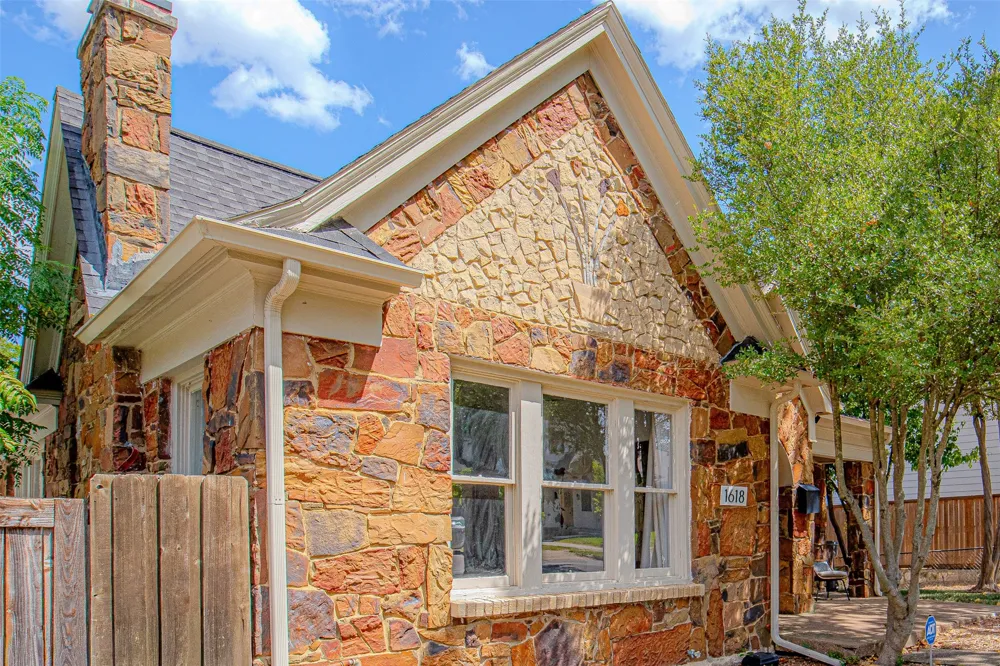 1618 Seevers Avenue Dallas, TX 75216