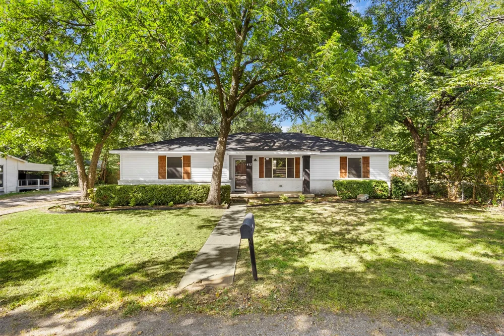 412 E Ross Street Waxahachie, TX 75165
