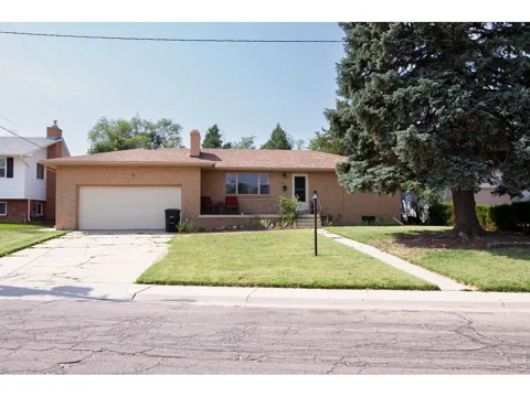 213 W Logan Street