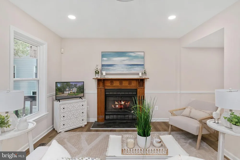 4749 SHADOW OAK COURT Dumfries, VA 22025