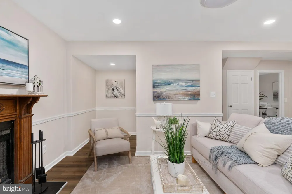 4749 SHADOW OAK COURT Dumfries, VA 22025