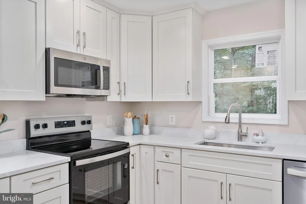4749 SHADOW OAK COURT Dumfries, VA 22025