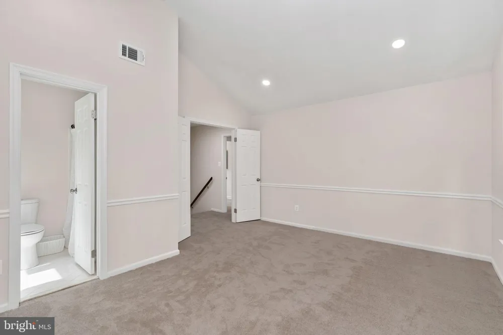 4749 SHADOW OAK COURT Dumfries, VA 22025