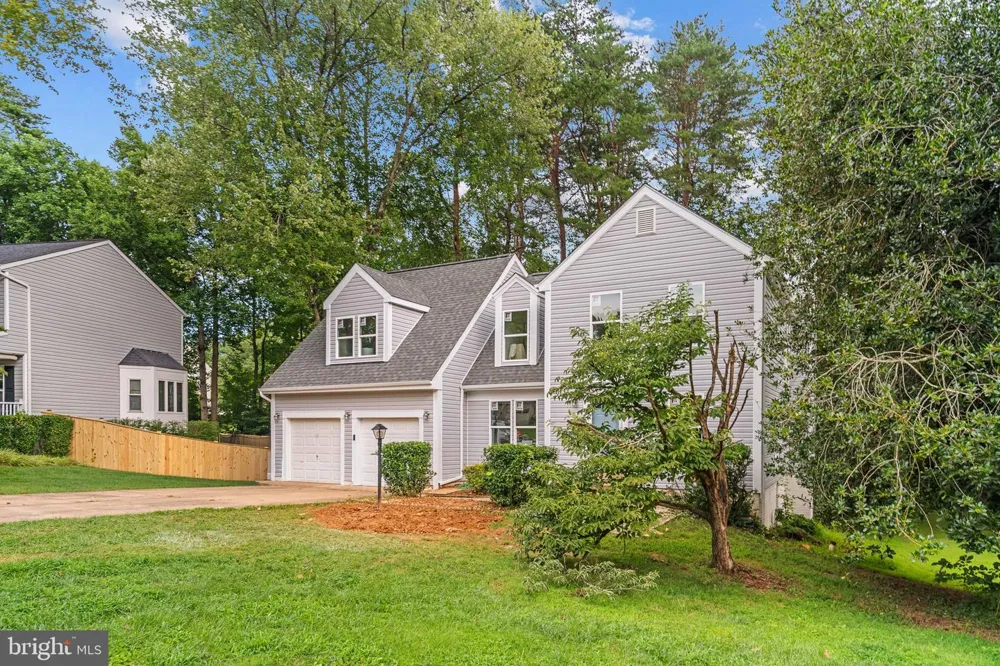 4749 SHADOW OAK COURT Dumfries, VA 22025