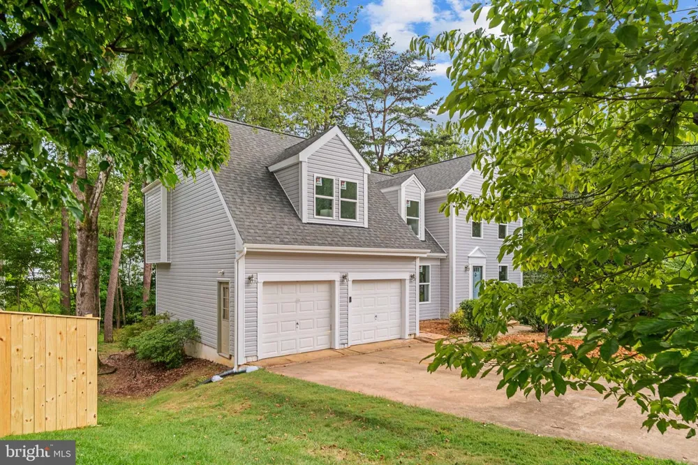 4749 SHADOW OAK COURT Dumfries, VA 22025