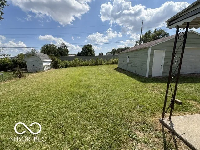 611 E Linda Layne Muncie, IN 47303