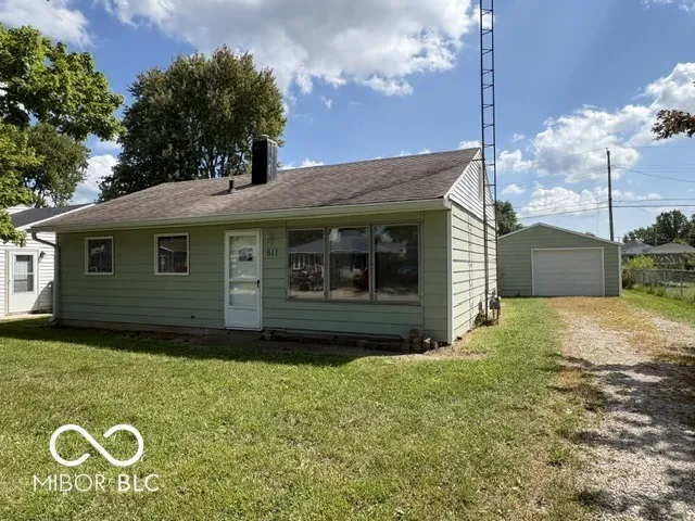 611 E Linda Layne Muncie, IN 47303
