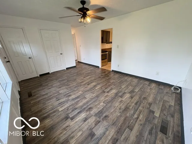 611 E Linda Layne Muncie, IN 47303