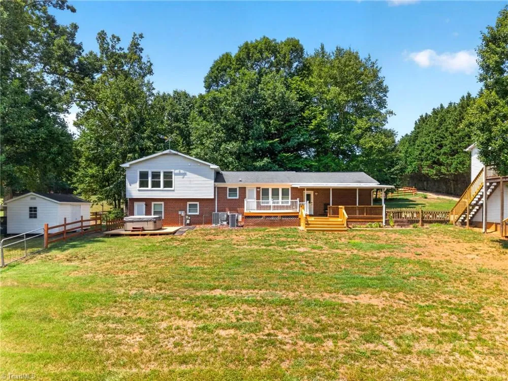 8546 Hudson-James Road Summerfield, NC 27358