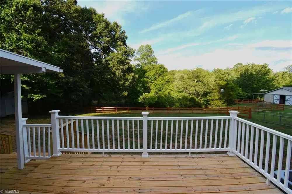 8546 Hudson-James Road Summerfield, NC 27358