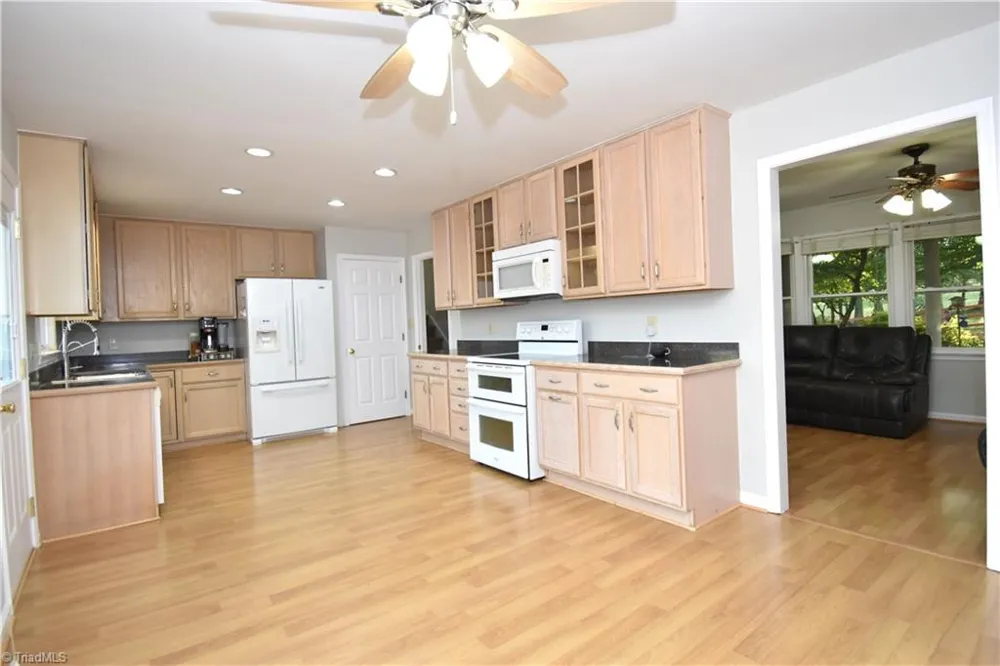 8546 Hudson-James Road Summerfield, NC 27358