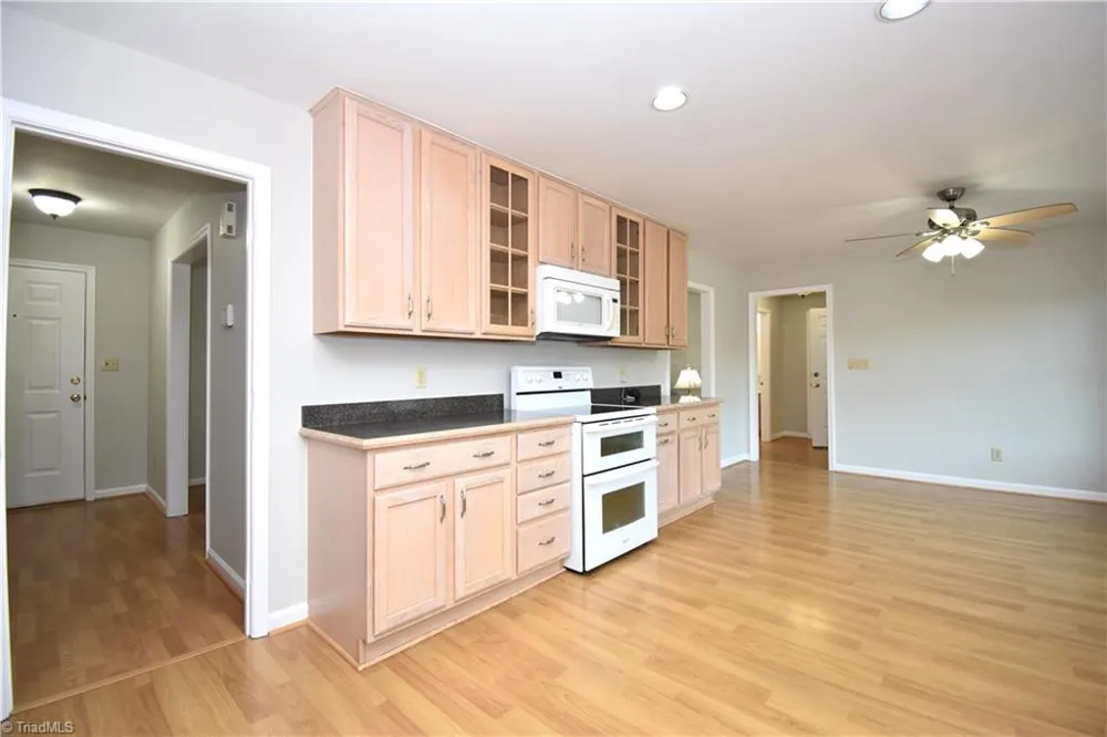 8546 Hudson-James Road Summerfield, NC 27358