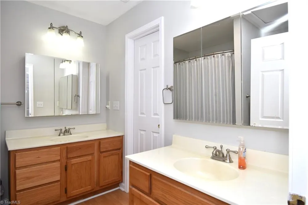8546 Hudson-James Road Summerfield, NC 27358