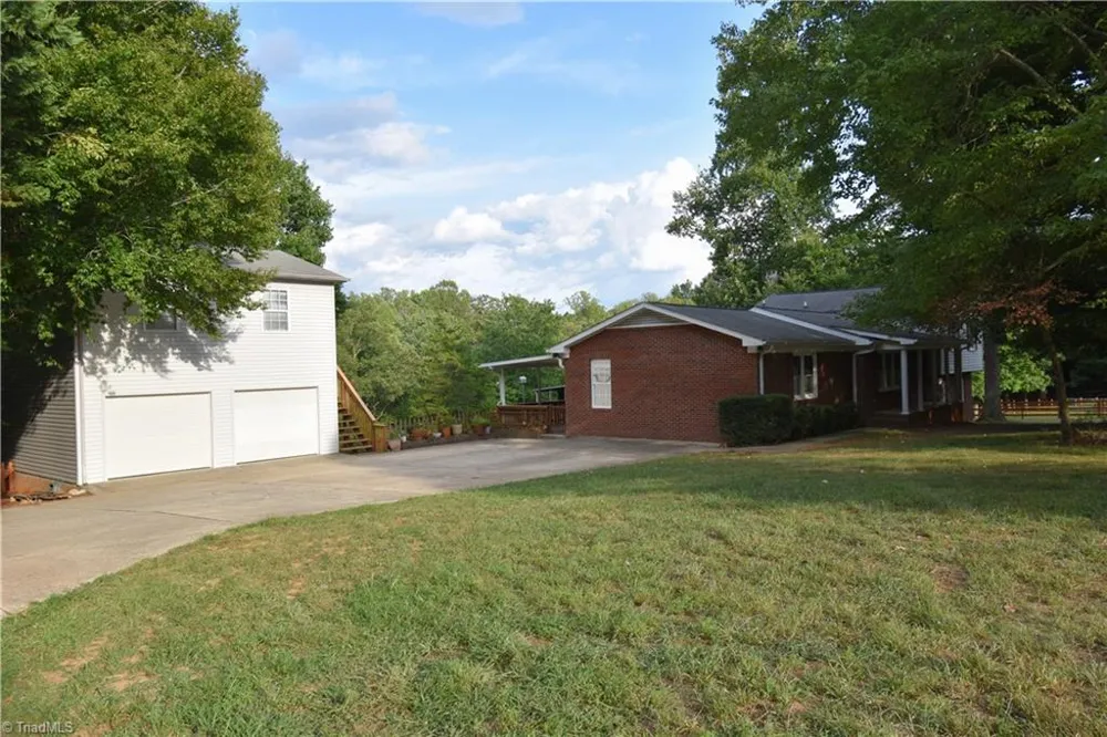 8546 Hudson-James Road Summerfield, NC 27358