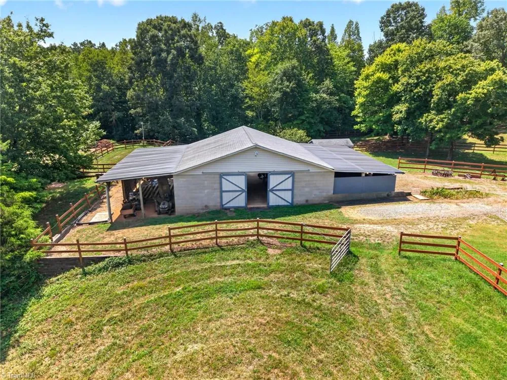8546 Hudson-James Road Summerfield, NC 27358
