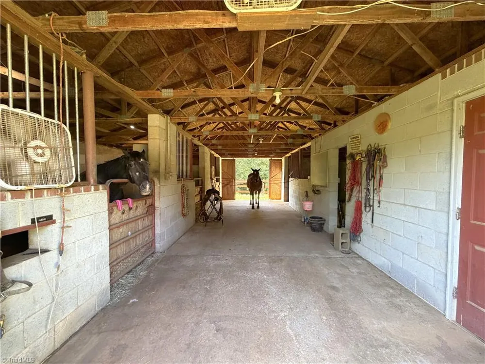 8546 Hudson-James Road Summerfield, NC 27358
