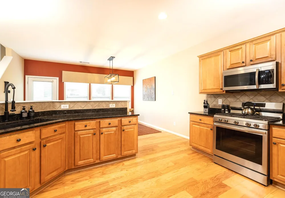 5689 Sunlily DR South Fulton, GA 30349
