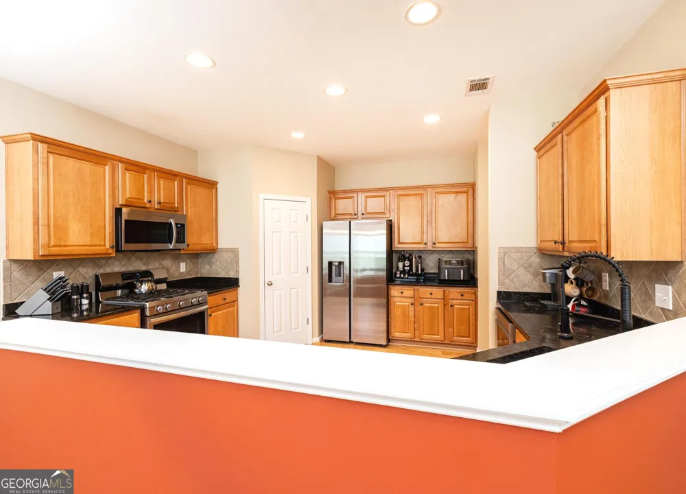 5689 Sunlily DR South Fulton, GA 30349