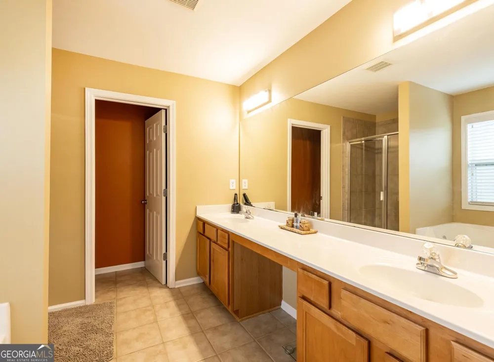 5689 Sunlily DR South Fulton, GA 30349