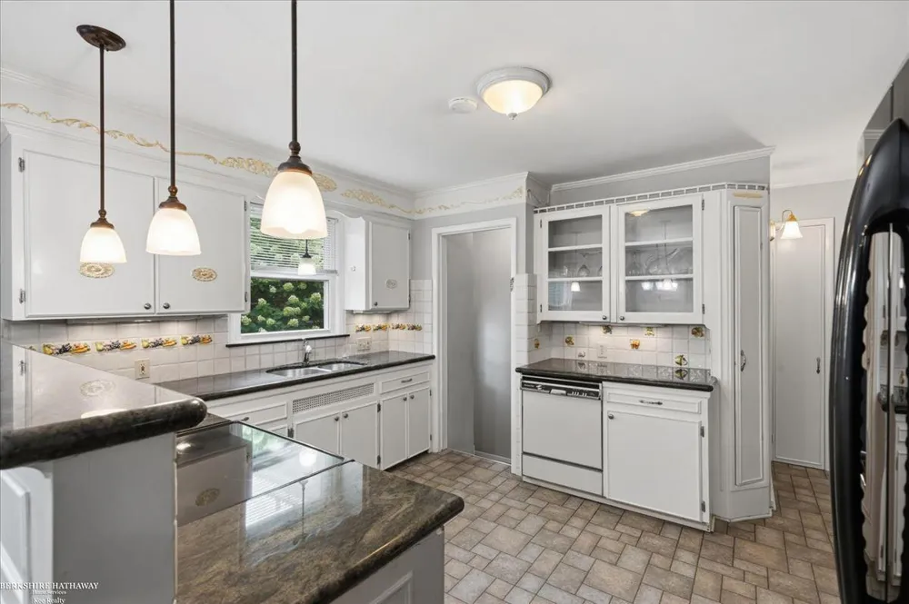 316 Chalfonte Avenue Grosse Pointe Farms City, MI 48236