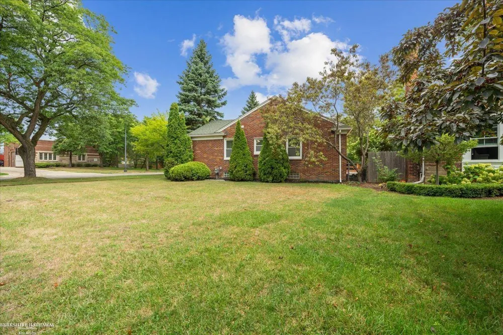 316 Chalfonte Avenue Grosse Pointe Farms City, MI 48236